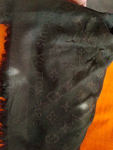 Auntentic Louis Vuitton Shawl