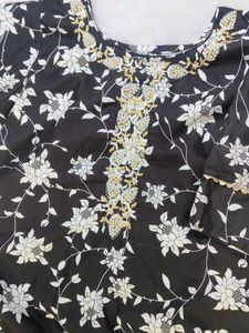 Floral Embroidered Kurta
