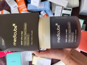 Medicube Deep Glow Vitamin C Toner Pads