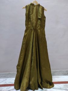 A Perfect Mehndi Outfit