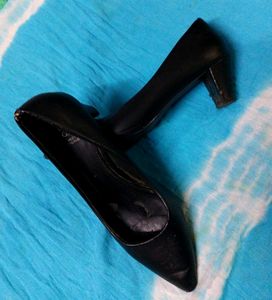 Shoe