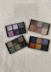 Set of 4 eyeshadow pallets