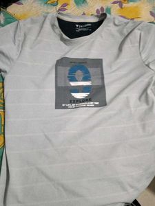 T-shirts Of Vinson
