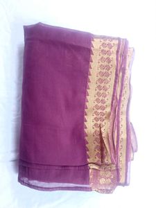 Elegant Meroon &amp;gold Zari Saree