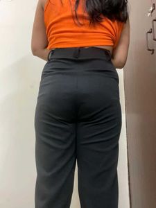 Classic Black Trousers – Versatile &amp; Comfortable
