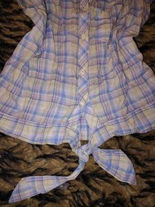 Y2K checks fitted shirt.