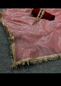 Woman Beutiful Saree With Velvet Blouse Piece