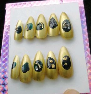 Golden Nails + Glue