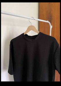 Unisex BASIC Black Tshirt