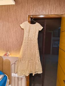 Elegant Beige Gown With 5 Linings (Almost 🆕)