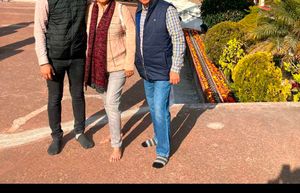 Cream Sweatshirt With Front Zip