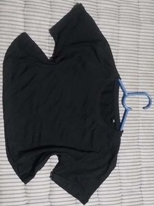 Cuter Black Super Crop Top