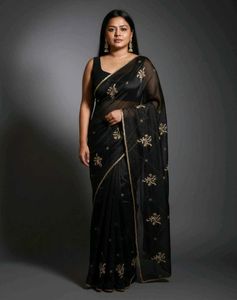 🛍️ Black Saree ⭐⭐⭐⭐⭐