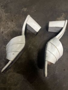 Fits EU 38/39 Sandals