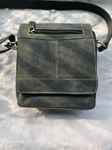 LEATHER SLING BAG