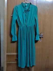 Teal Pleated Tie-Neck Midi Dress