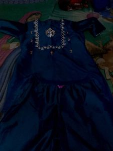 Elegant Embroidered Kurti
