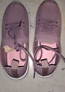 Comfortable Women&#39;s Sneakers