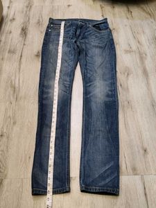 Ma2437 Levi's jeans waist 30 inches
