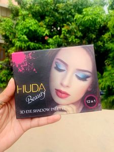 Eyeshadow Palette- Huda Beauty