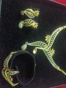Elegant Gold-Tone Jewelry Set