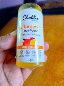 📌Vitamin-C brightening Face Wash