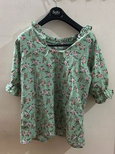 Floral Fitted Top