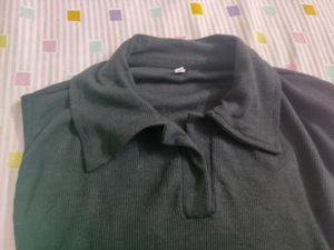 Black Sleveless Crop Top With Collar