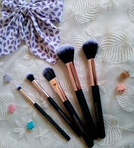 Faces Canada Meakup Brush Set ✨👌