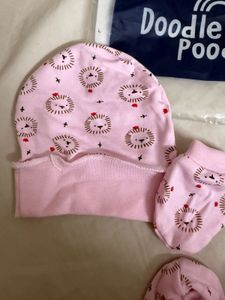 Set Of Cap , Socks And Mittens - New