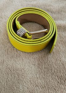 Women&#39;s Yellow Belt