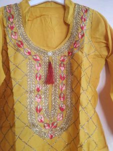 Beautiful Kurti With Plazo Dupatta 🟨