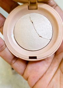 Rare Beauty Highlighter - Enlighten