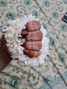 Gajra Rubber Scrunchie