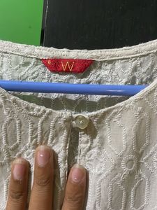 WWhite Embroidered Kurta Set Chikankari