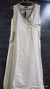 Elegant Sleeveless Dress