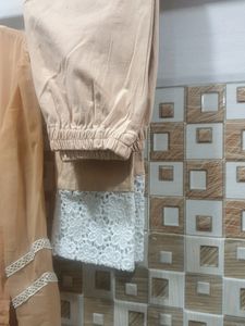 Pakistani Kurta Looks So Good But Slig