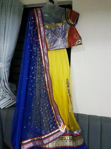 Readytowear Saree With Semi Stitched Blouse