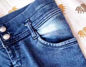 Floral Embroidered Jeans 🌸🌺🌷