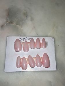Press-On Nail Set