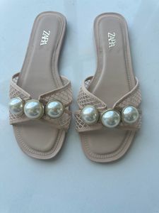Zara Sliders In Beige