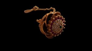 Flower Design Pink &amp; White Mangtika Jewellery