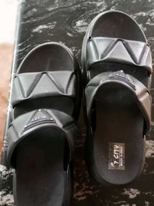 🎉🖤Black Flipflops......