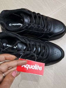 Aqualite Black Sneakers