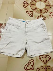 White Skinny Fit Shorts