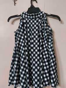 checkered babydoll sleeveless top 🖤
