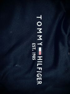 Tommy Hilfiger Hoodie - Classic Style