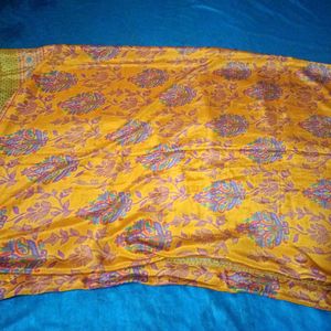 Beautiful Saree With Small Broder
