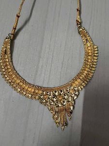Elegant Gold Necklace Set With Free Earrings
