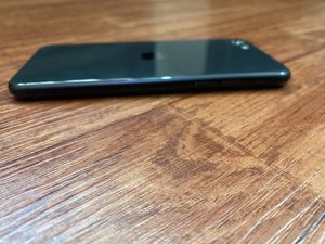 iPhone SE 2020 Black 64 gb Like New
